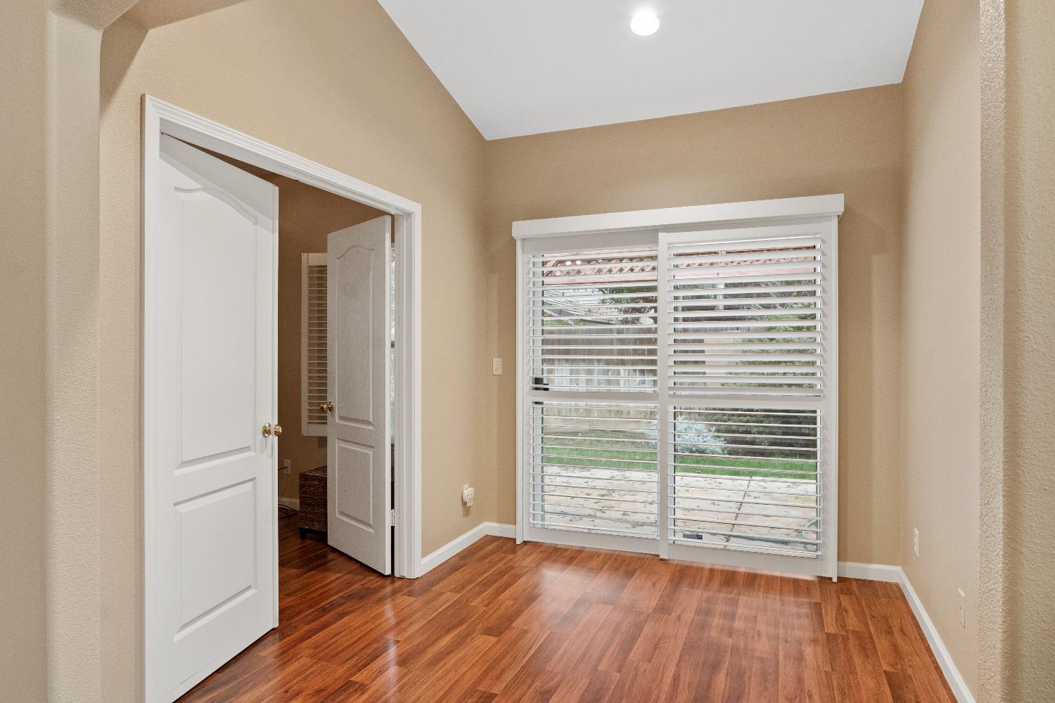 2302 E Rush Ave, Fresno, CA 93730