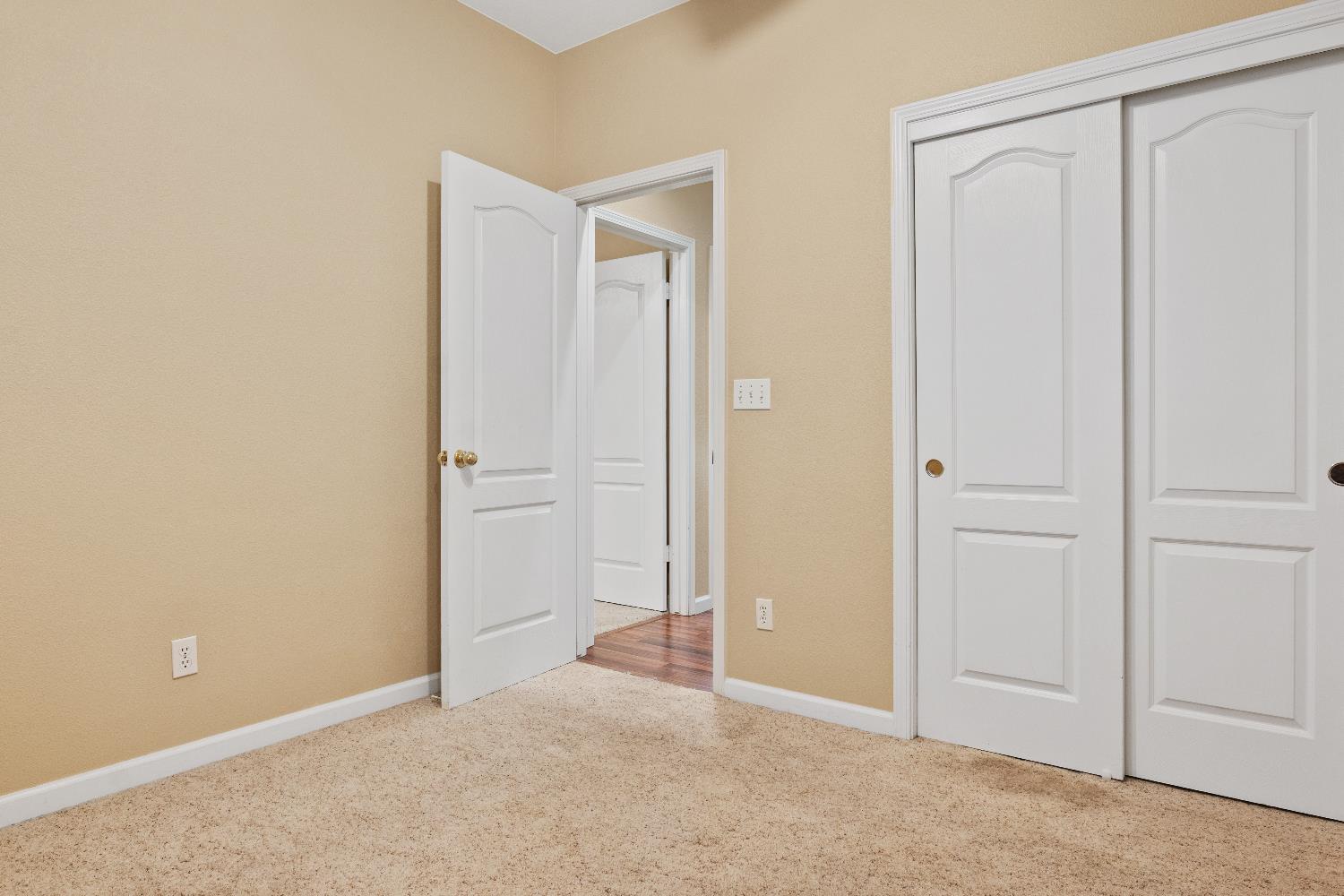 2302 E Rush Ave, Fresno, CA 93730