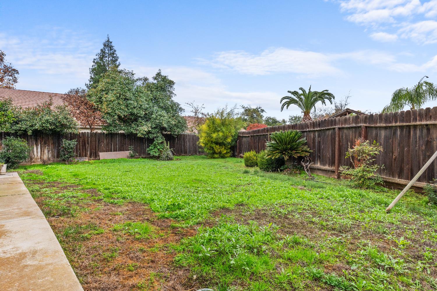 2302 E Rush Ave, Fresno, CA 93730