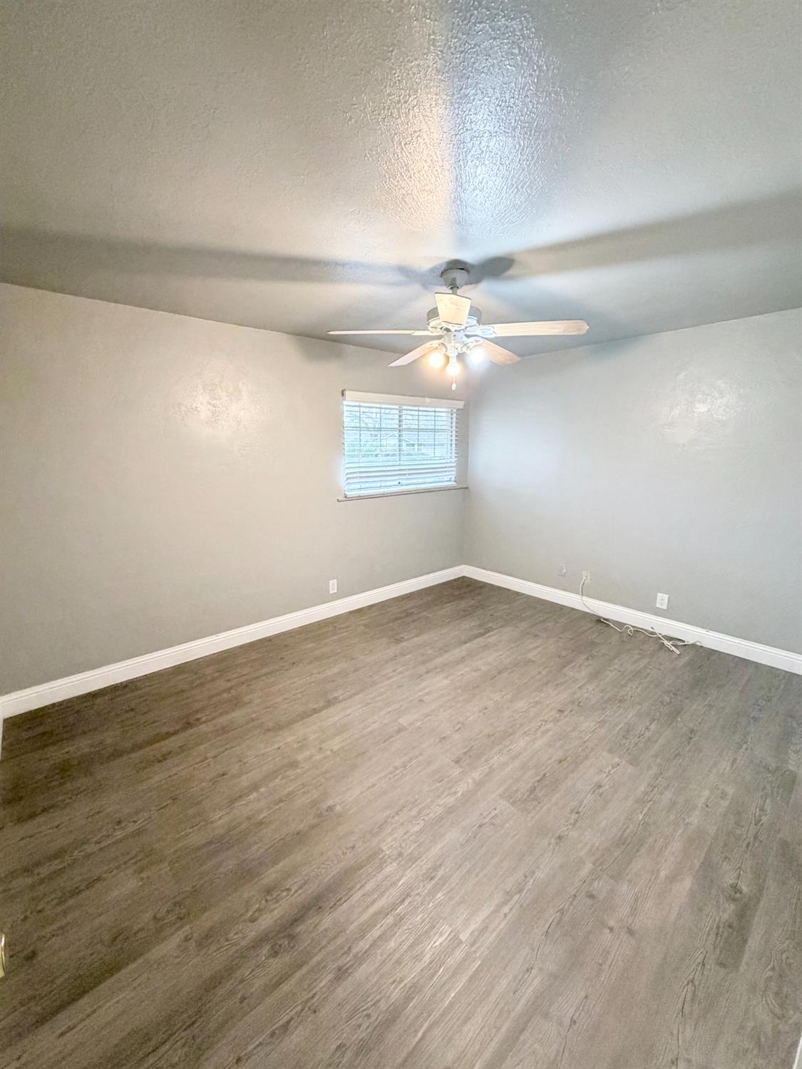 1328 Loftus Ln, Fresno, CA 93710