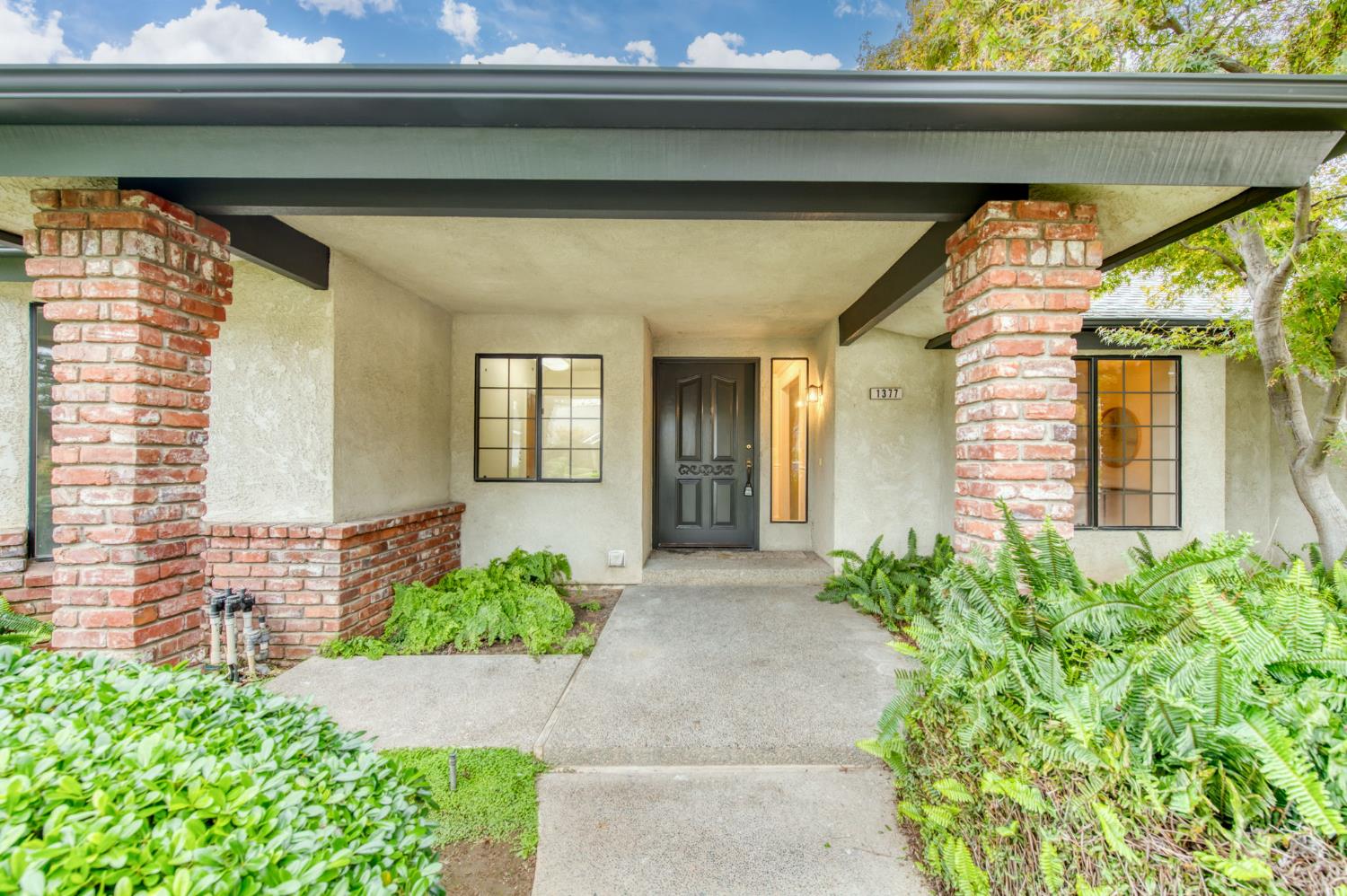 1377 E El Paso Ave, Fresno, CA 93720