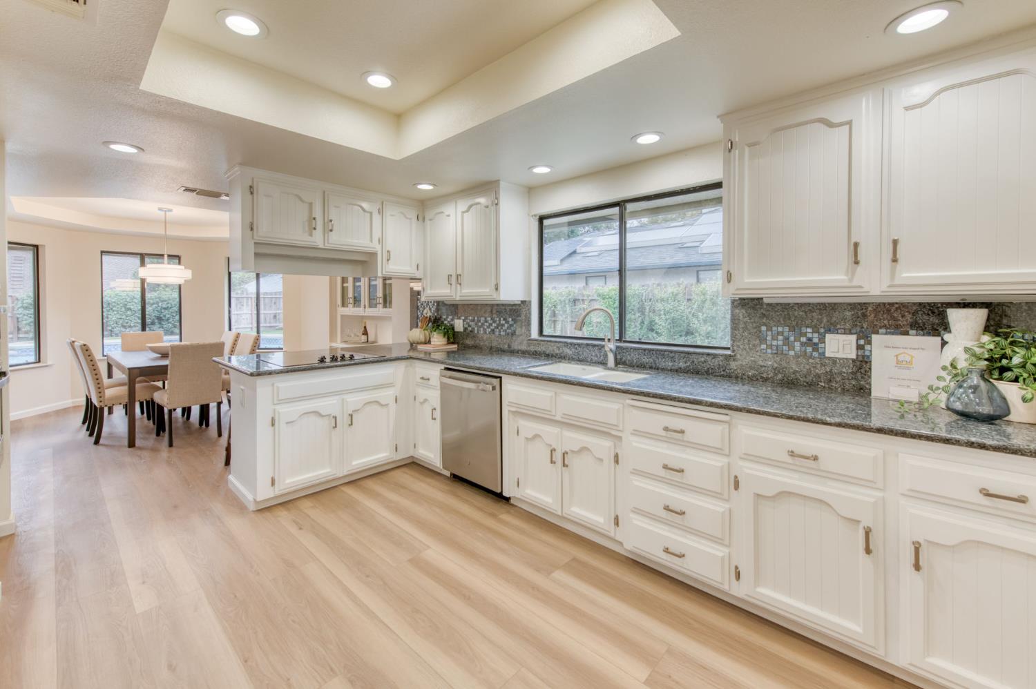 1377 E El Paso Ave, Fresno, CA 93720