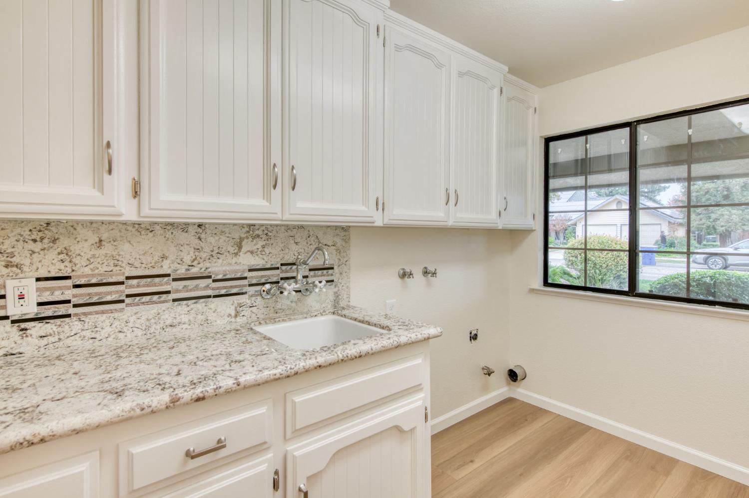 1377 E El Paso Ave, Fresno, CA 93720