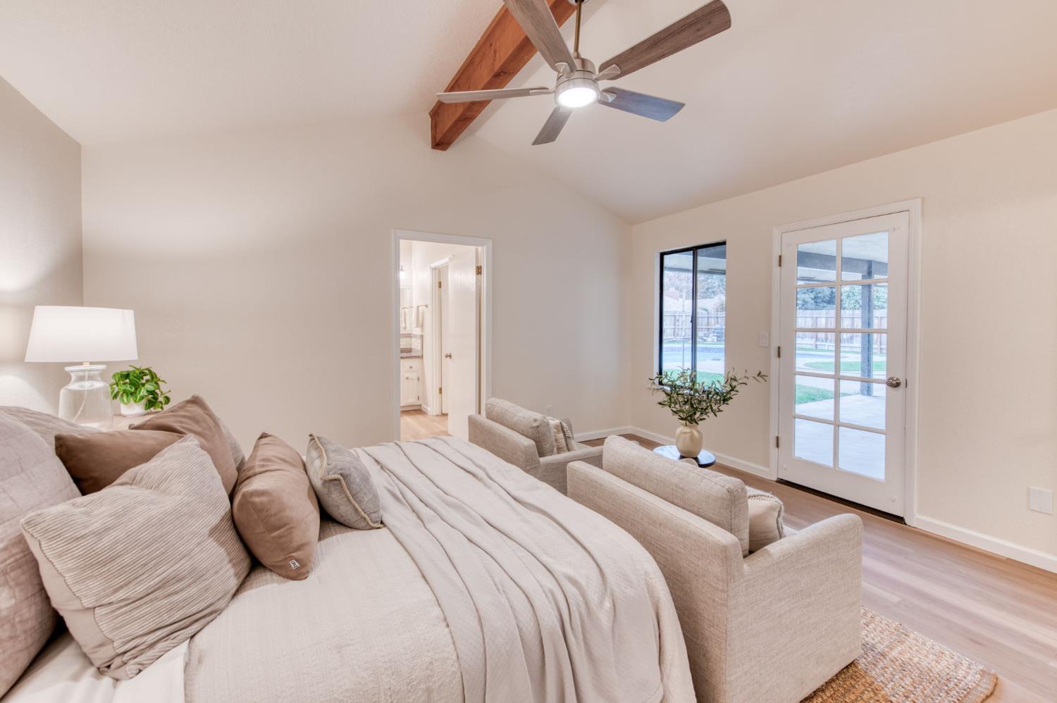 1377 E El Paso Ave, Fresno, CA 93720