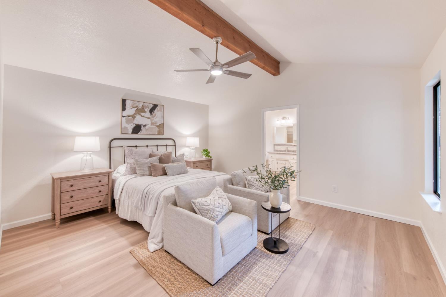 1377 E El Paso Ave, Fresno, CA 93720