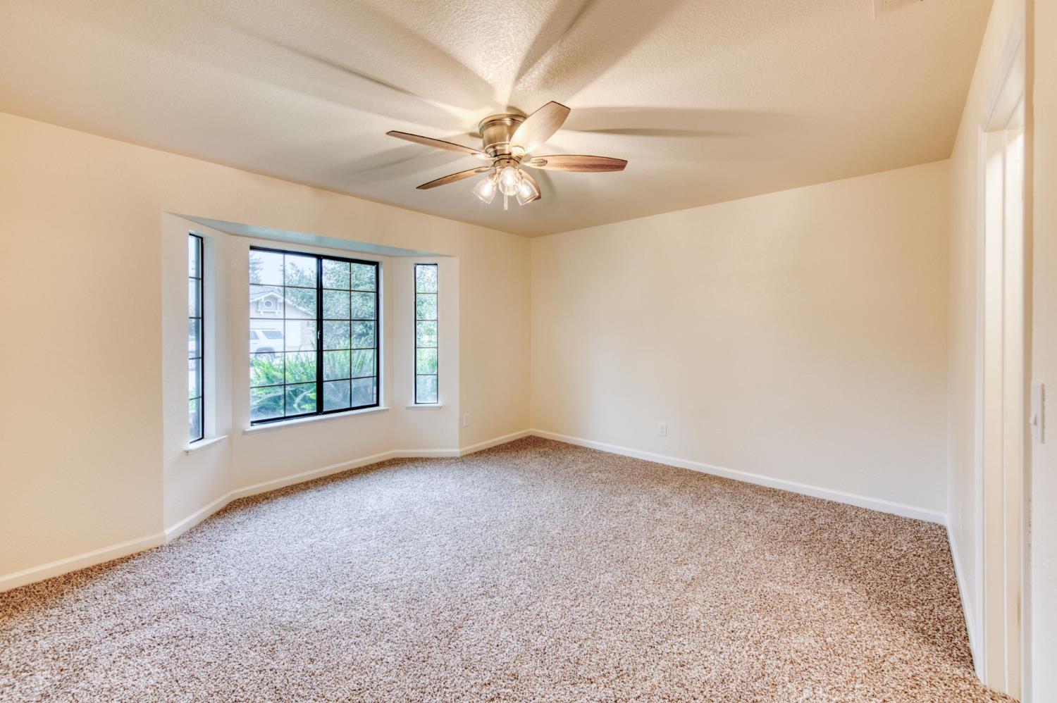 1377 E El Paso Ave, Fresno, CA 93720