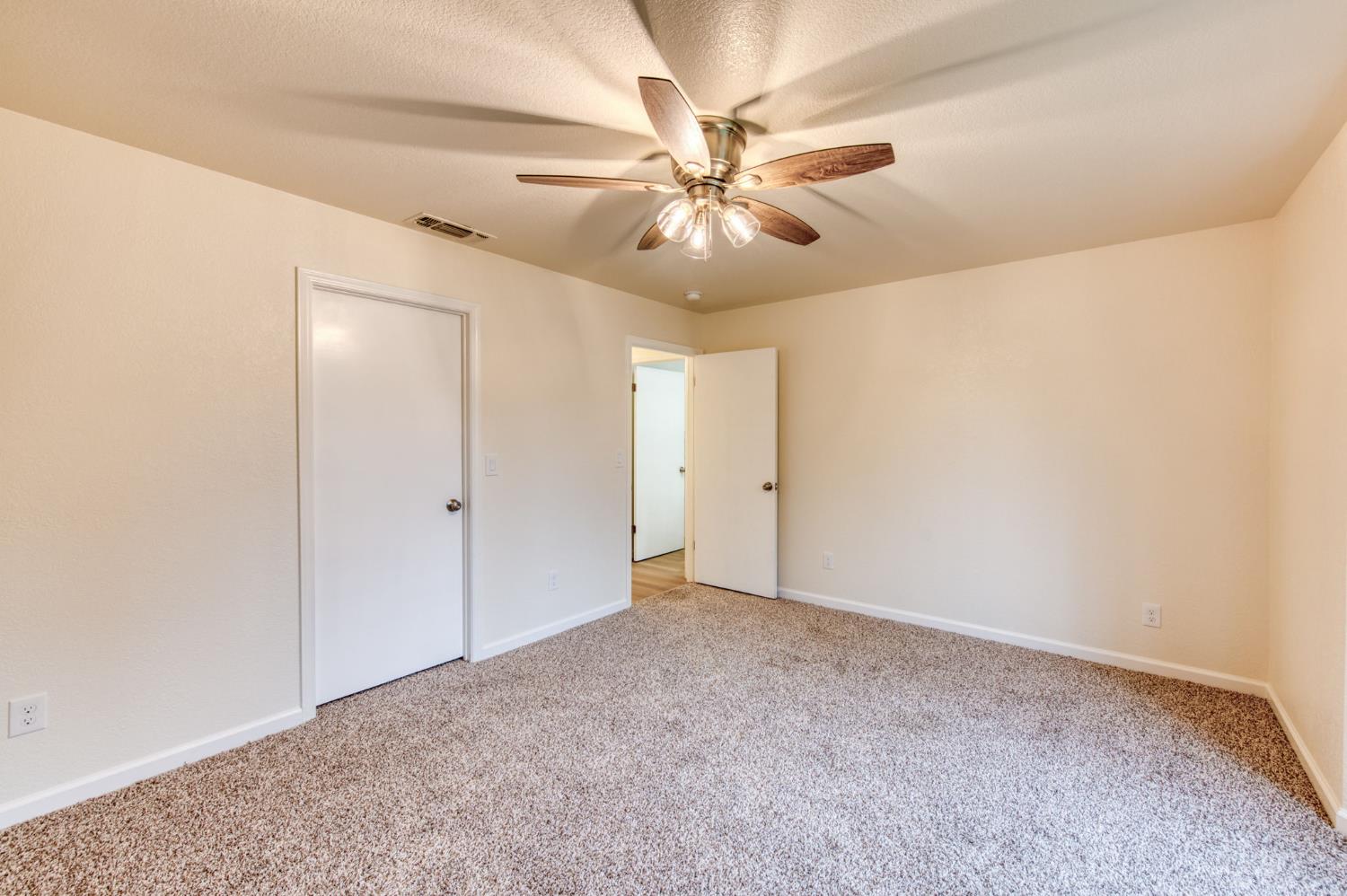 1377 E El Paso Ave, Fresno, CA 93720