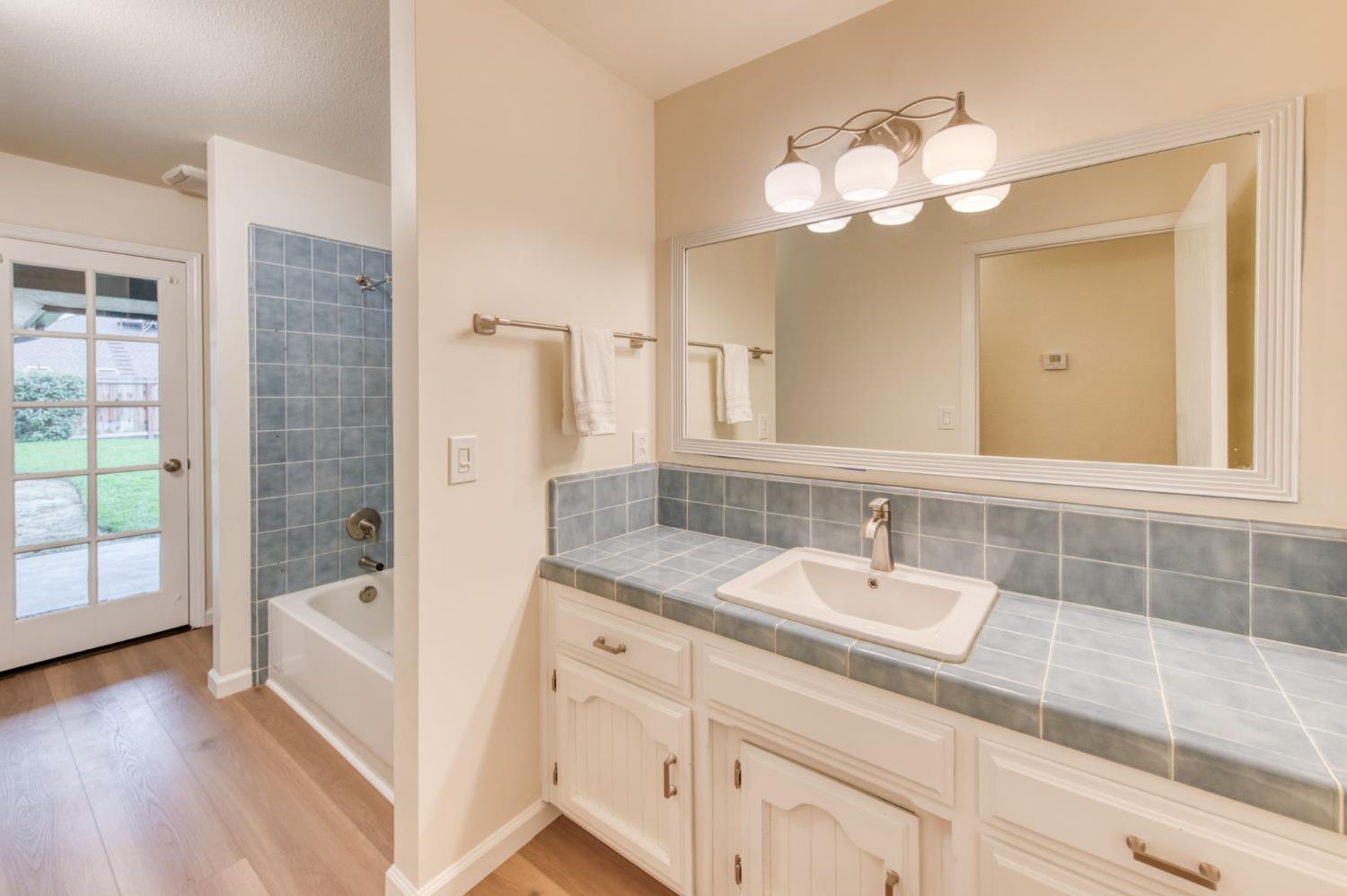 1377 E El Paso Ave, Fresno, CA 93720