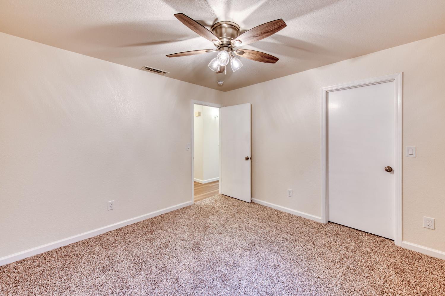 1377 E El Paso Ave, Fresno, CA 93720