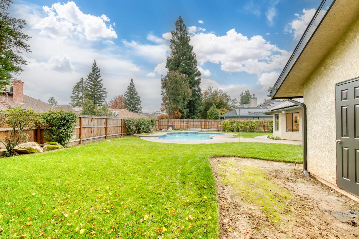 1377 E El Paso Ave, Fresno, CA 93720