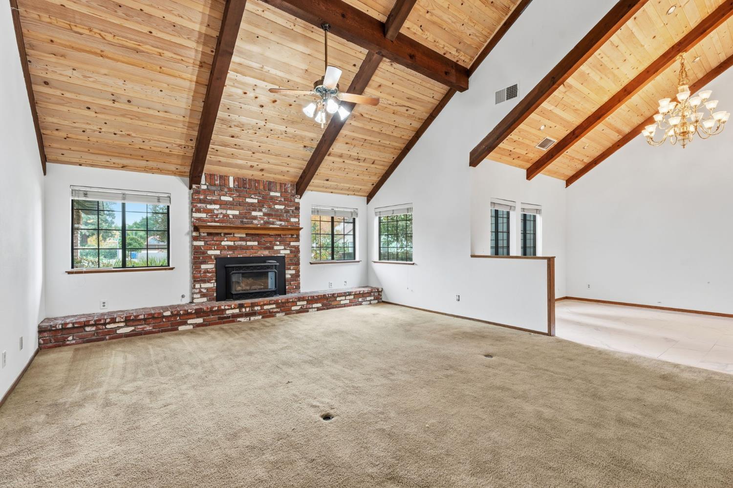 7442 N Tahan Ave, Fresno, CA 93711