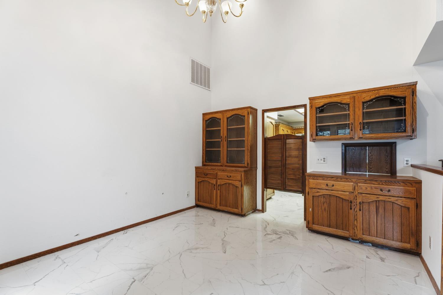 7442 N Tahan Ave, Fresno, CA 93711