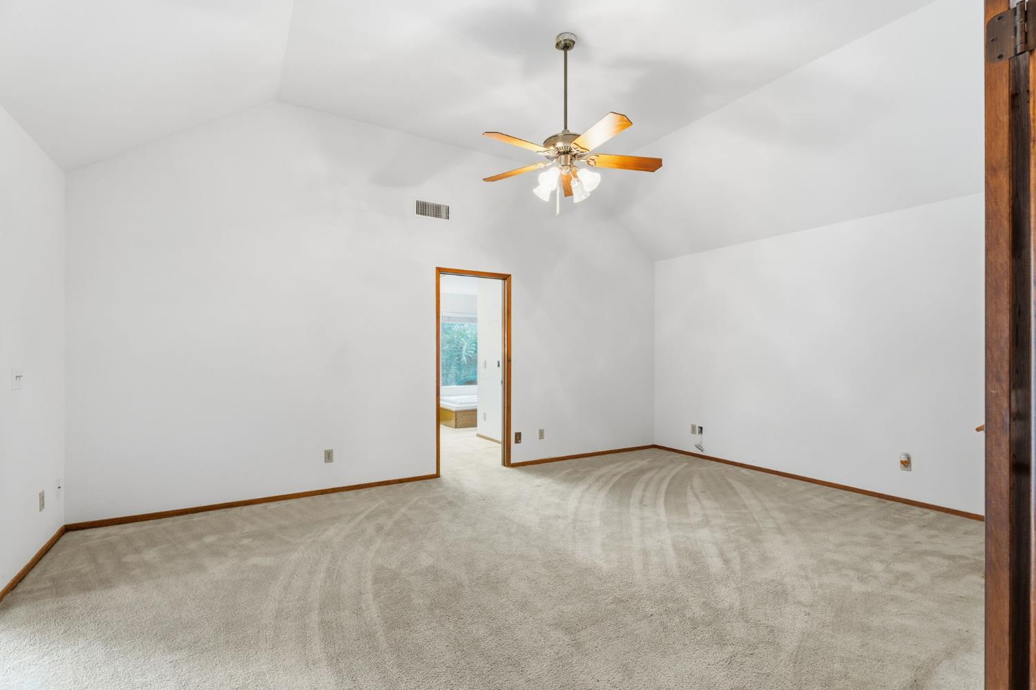 7442 N Tahan Ave, Fresno, CA 93711