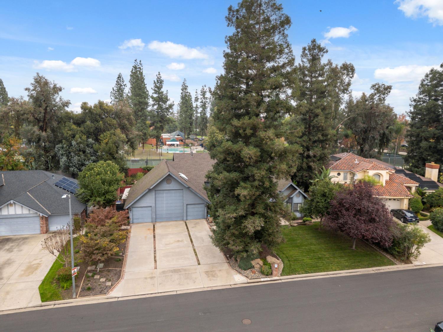 7442 N Tahan Ave, Fresno, CA 93711