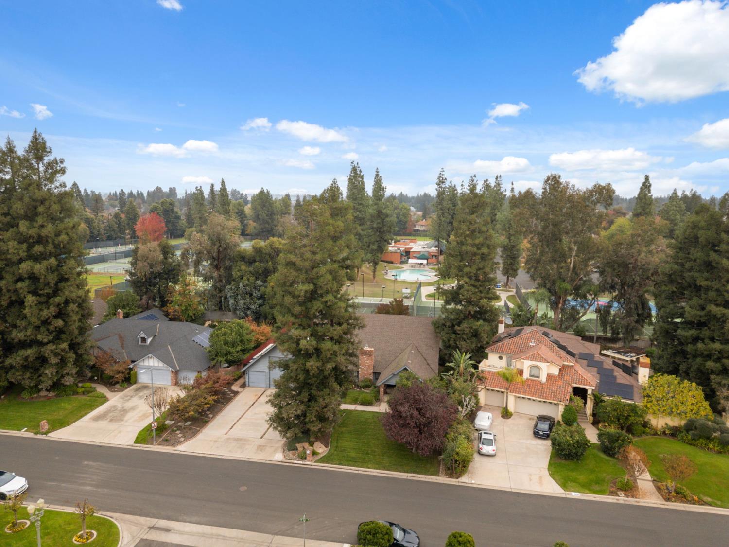 7442 N Tahan Ave, Fresno, CA 93711