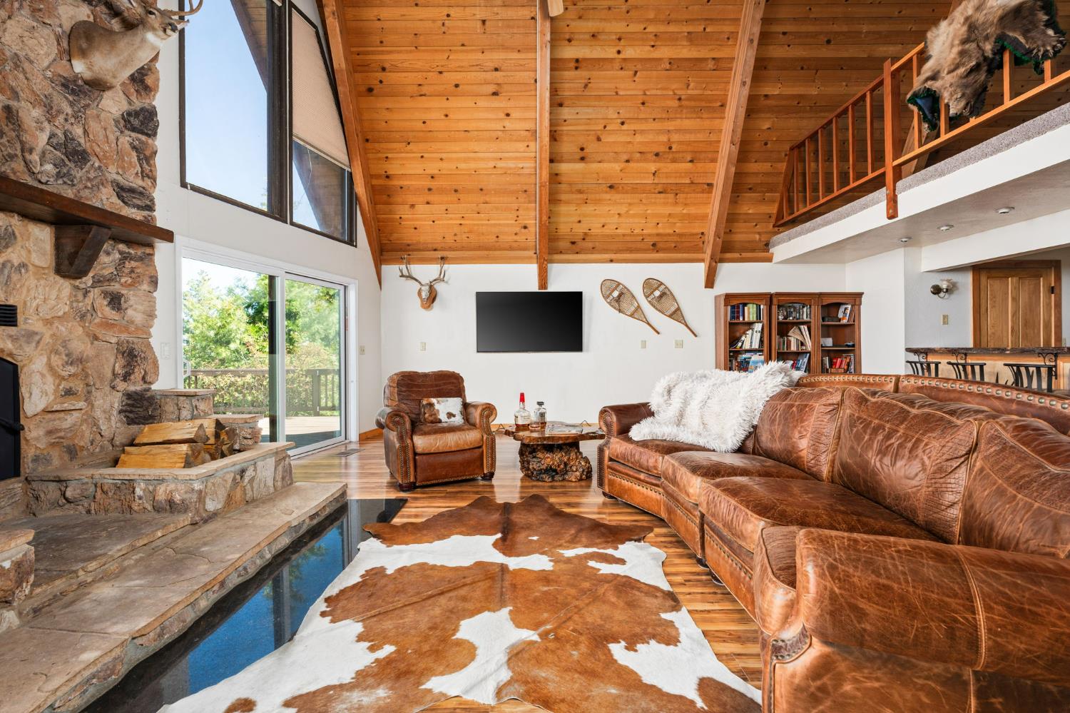 38303 Woodland Rd, Shaver Lake, CA 93664