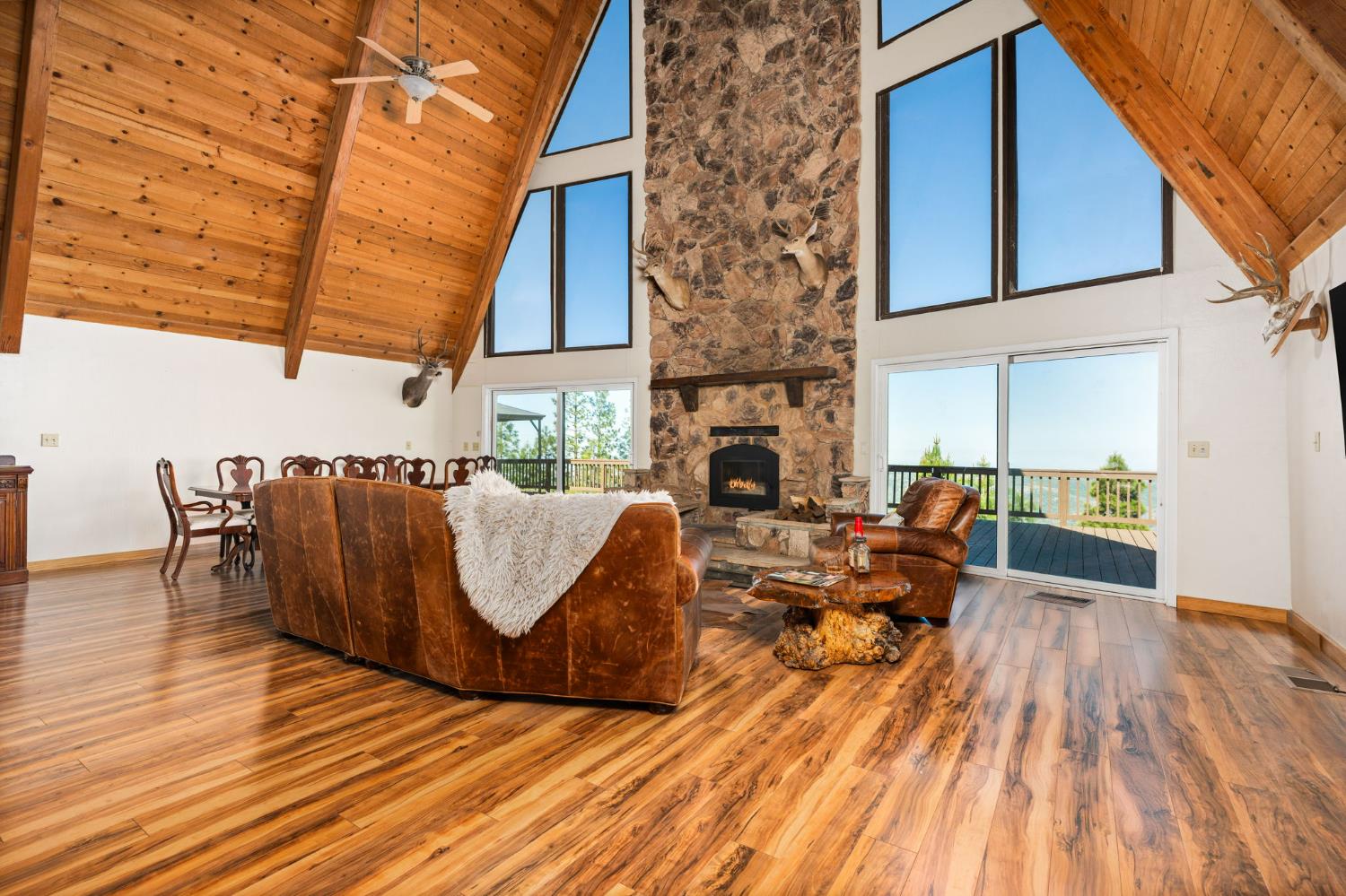 38303 Woodland Rd, Shaver Lake, CA 93664