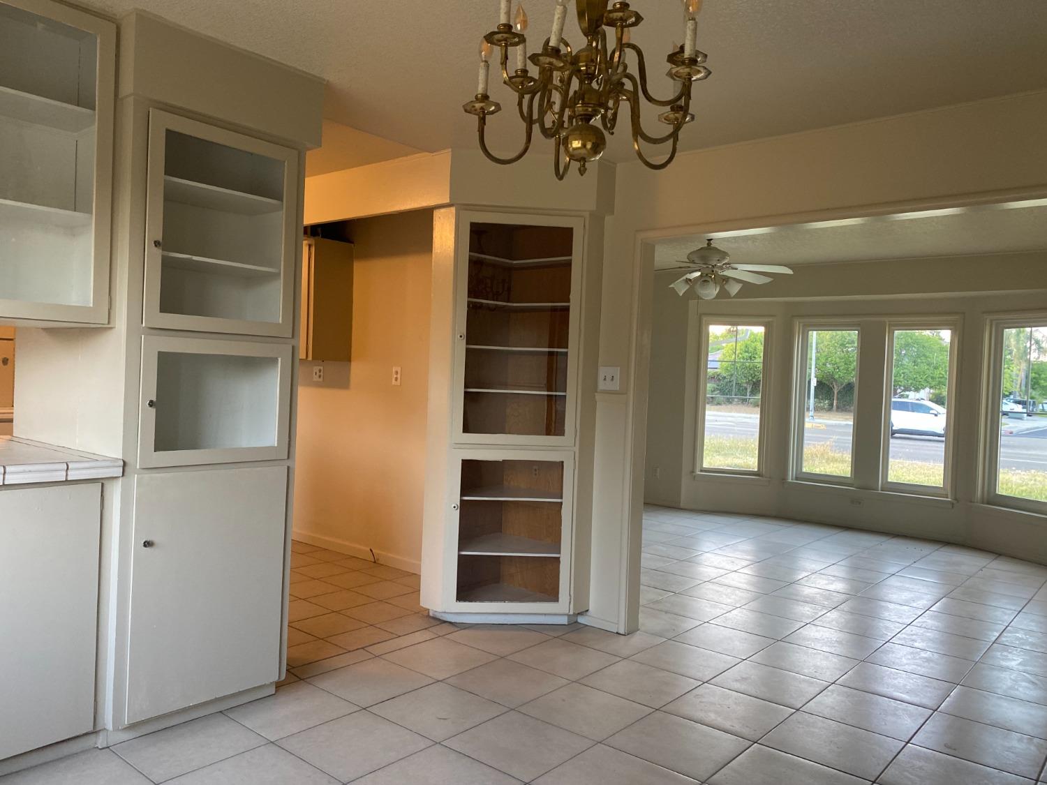 1916 Ashlan, Clovis, CA 93611