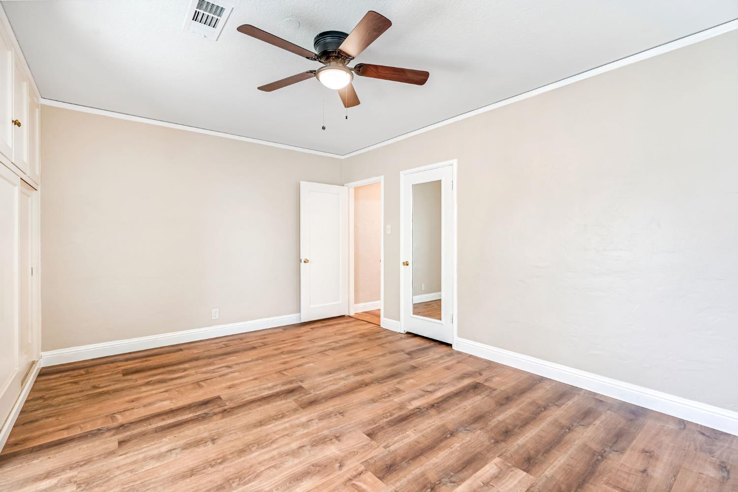 1802 Mckinley Ave, Hanford, CA 93230