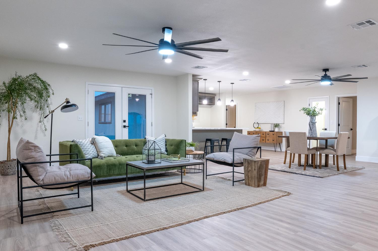 827 N Mccall Ave, Sanger, CA 93657