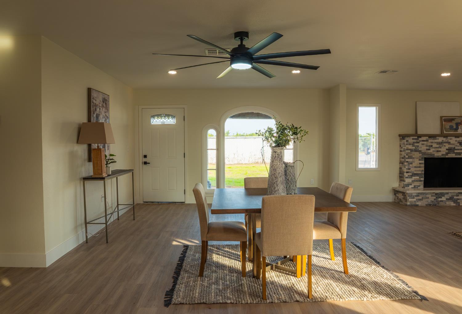 827 N Mccall Ave, Sanger, CA 93657