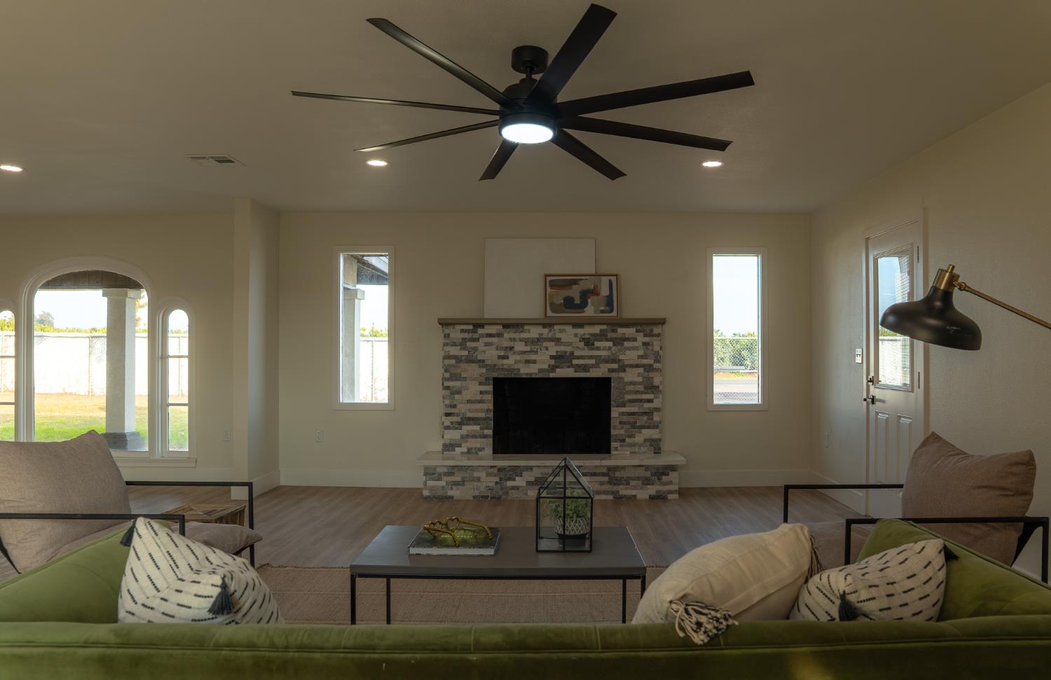 827 N Mccall Ave, Sanger, CA 93657