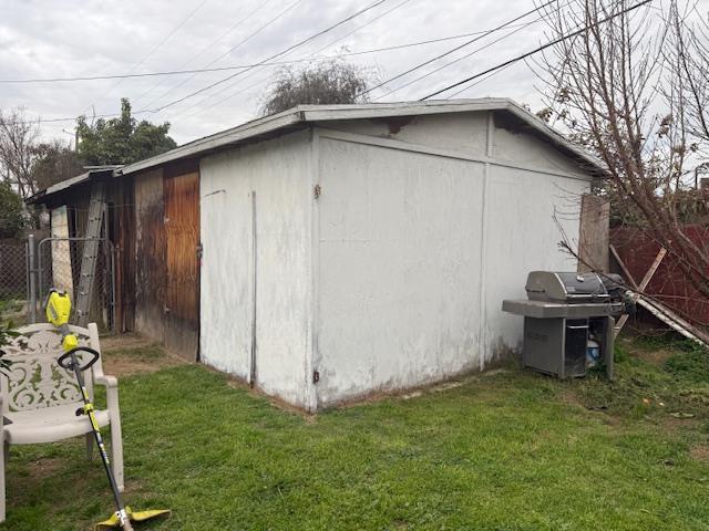 3039 E Hedges Ave, Fresno, CA 93703