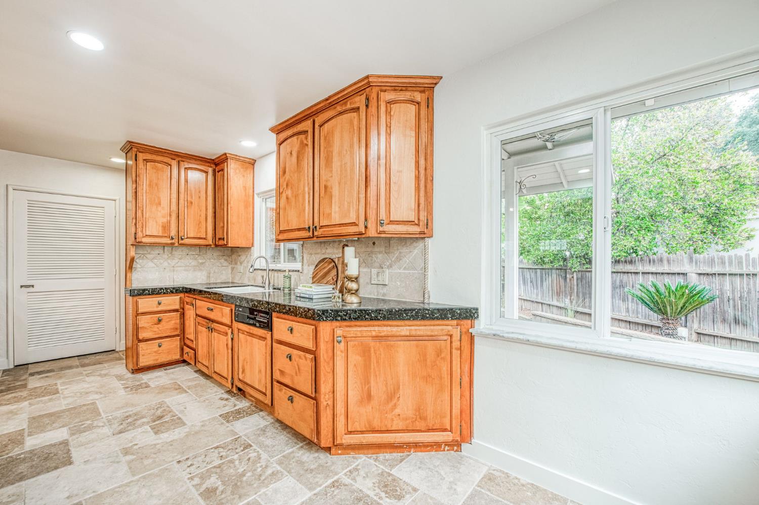 4750 N Palm Ave, Fresno, CA 93704