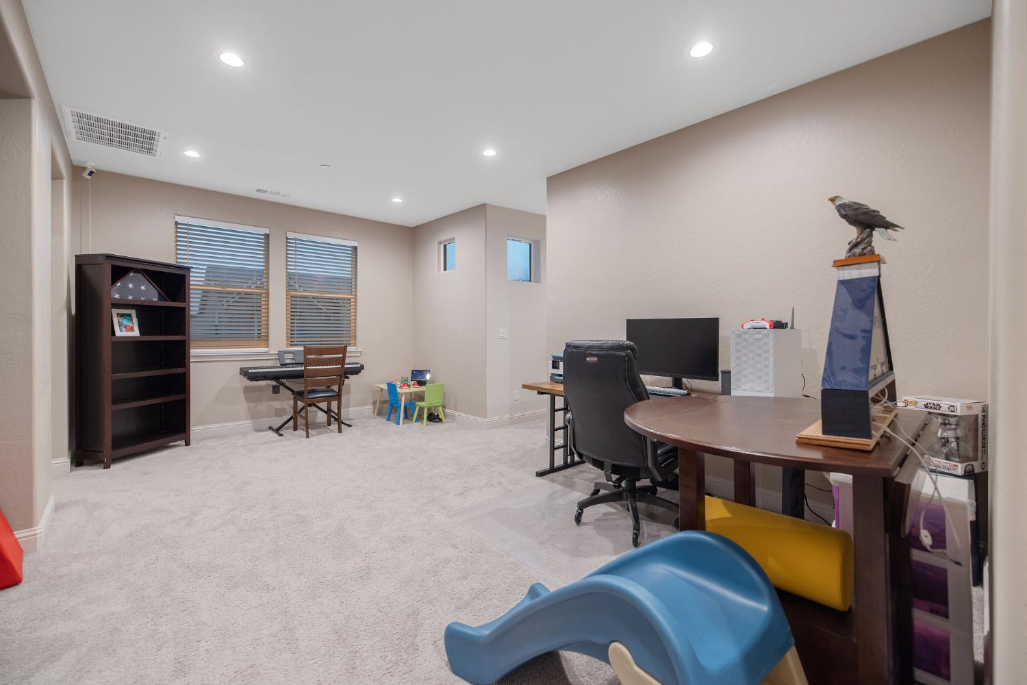 3433 W Milan Ave, Visalia, CA 93277