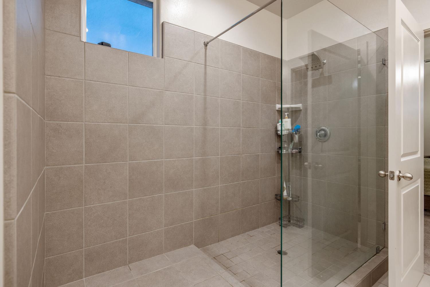 3433 W Milan Ave, Visalia, CA 93277