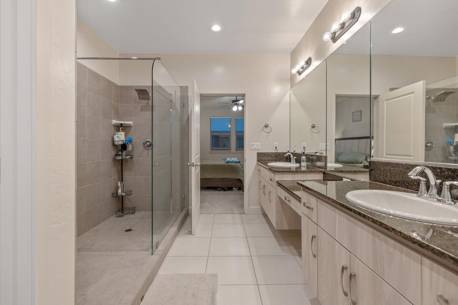 3433 W Milan Ave, Visalia, CA 93277