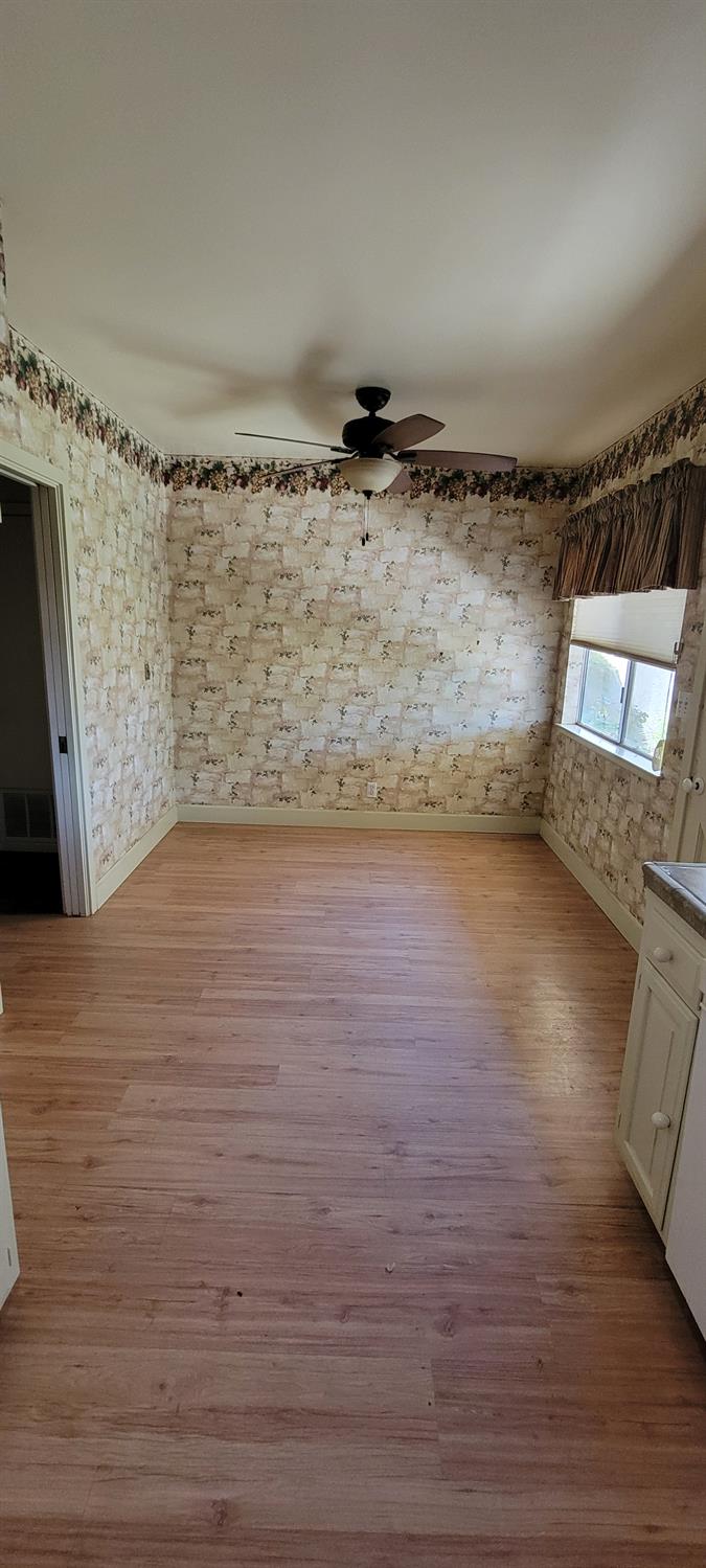 945 S Clovis Ave #H, Fresno, CA 93727