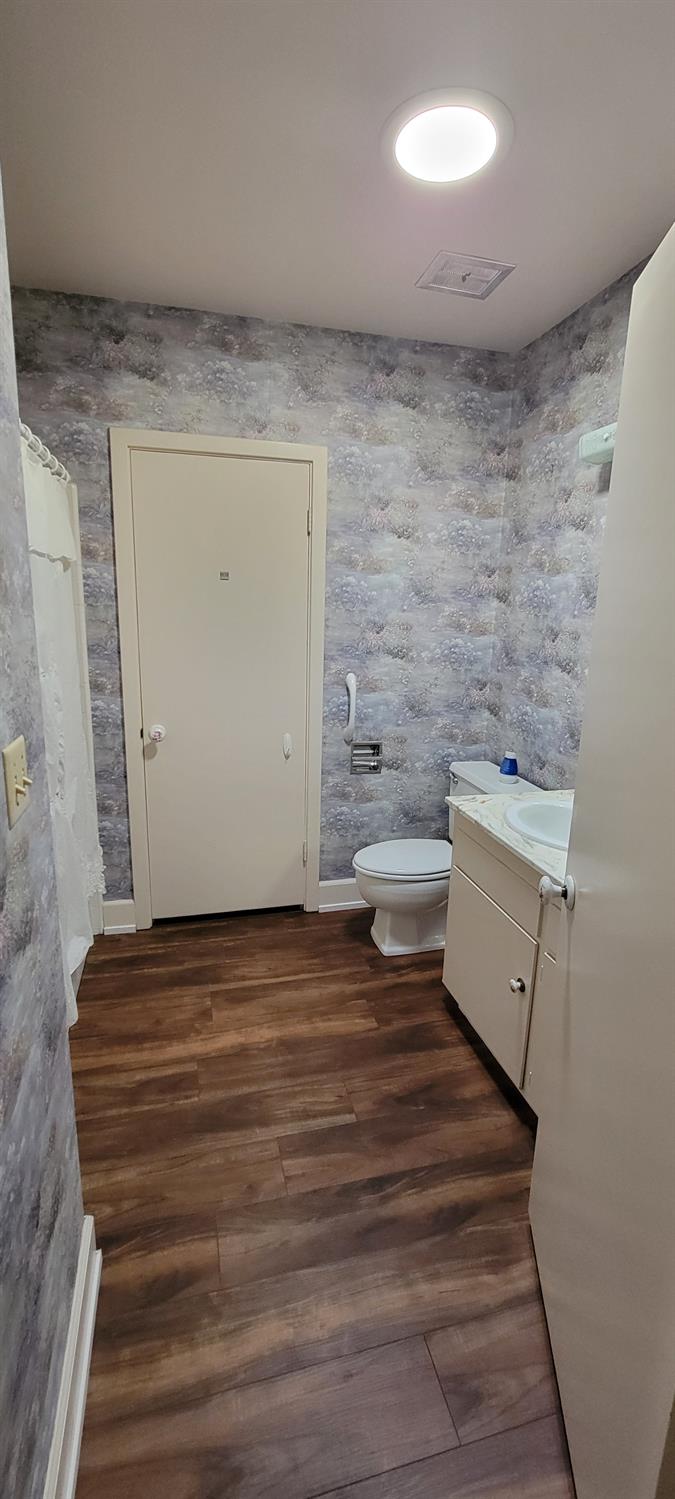 945 S Clovis Ave #H, Fresno, CA 93727