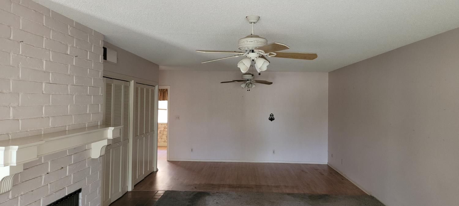 945 S Clovis Ave #H, Fresno, CA 93727