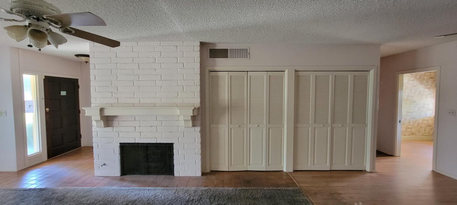 945 S Clovis Ave #H, Fresno, CA 93727