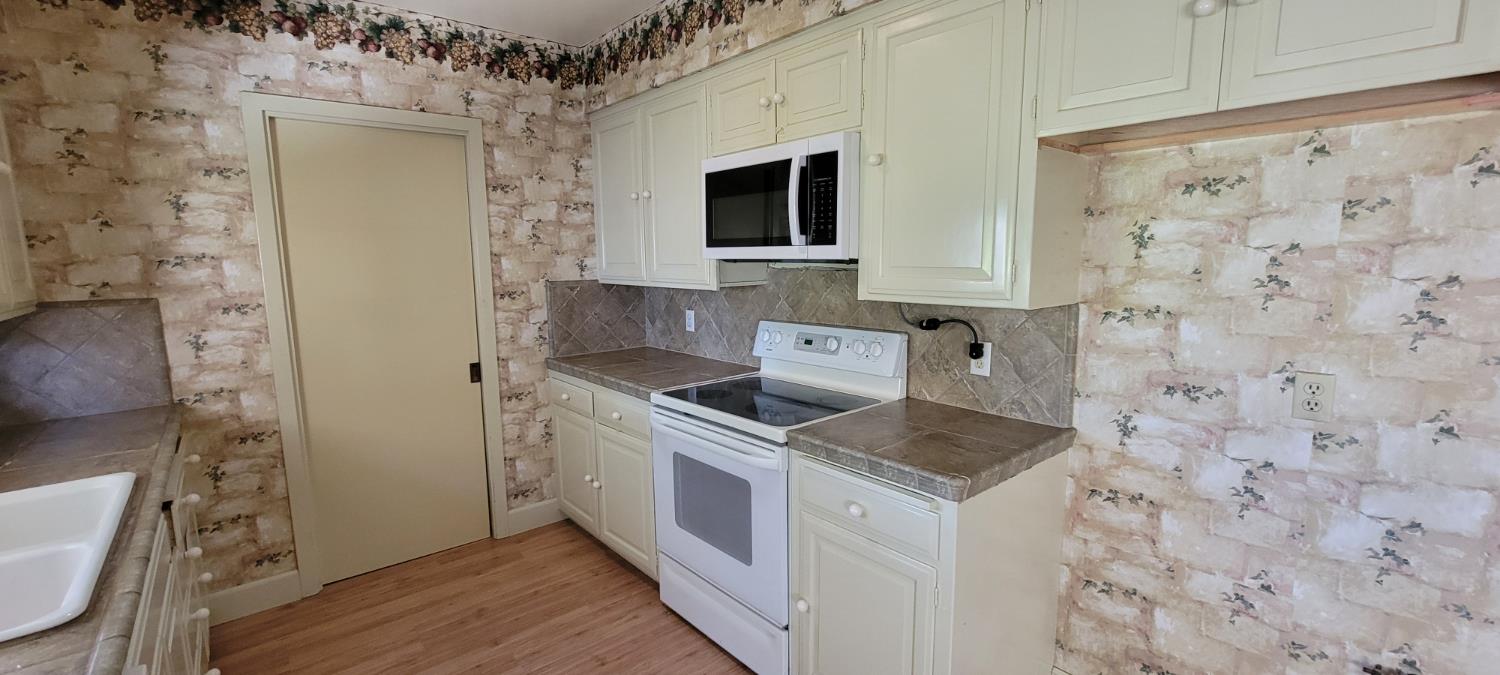 945 S Clovis Ave #H, Fresno, CA 93727