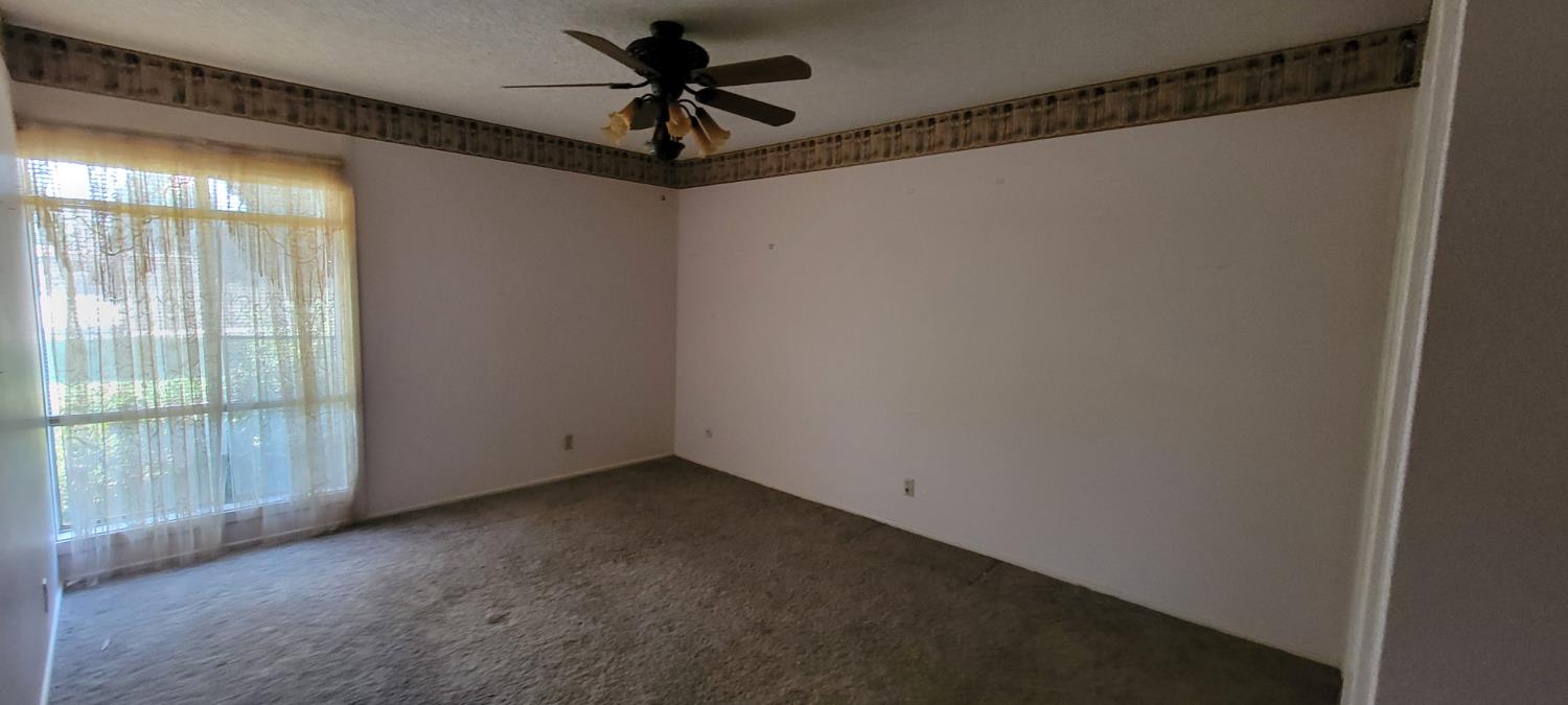 945 S Clovis Ave #H, Fresno, CA 93727