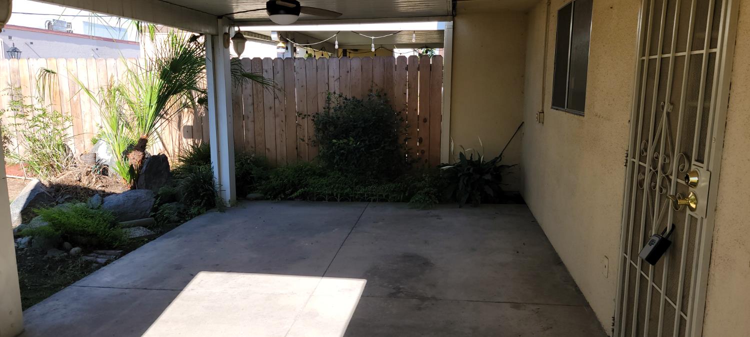 945 S Clovis Ave #H, Fresno, CA 93727