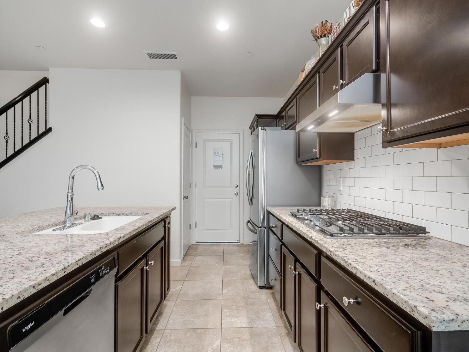 6280 E Valley Edge Dr, Fresno, CA 93727