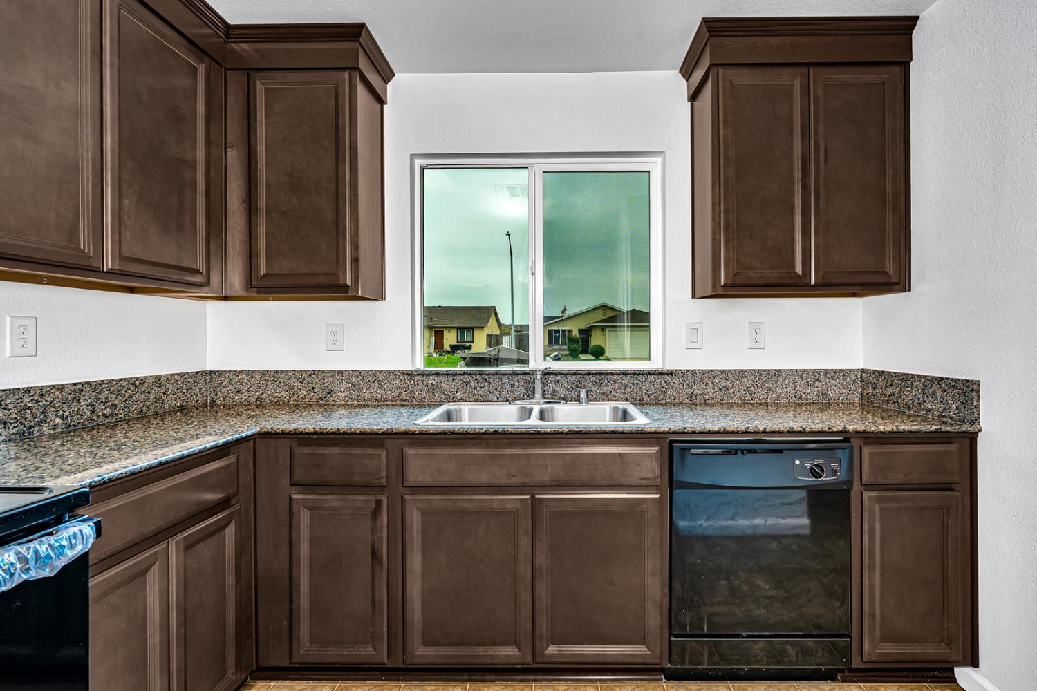 756 Marcelina Ct, Merced, CA 95341