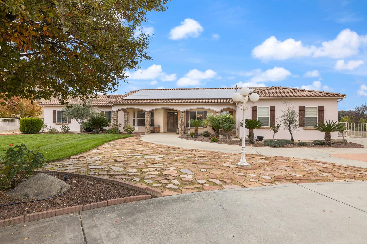 5180 E Copper, Clovis, CA 93619