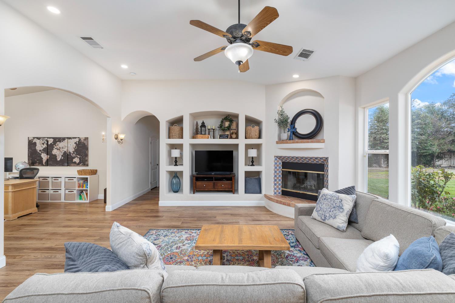 5180 E Copper, Clovis, CA 93619