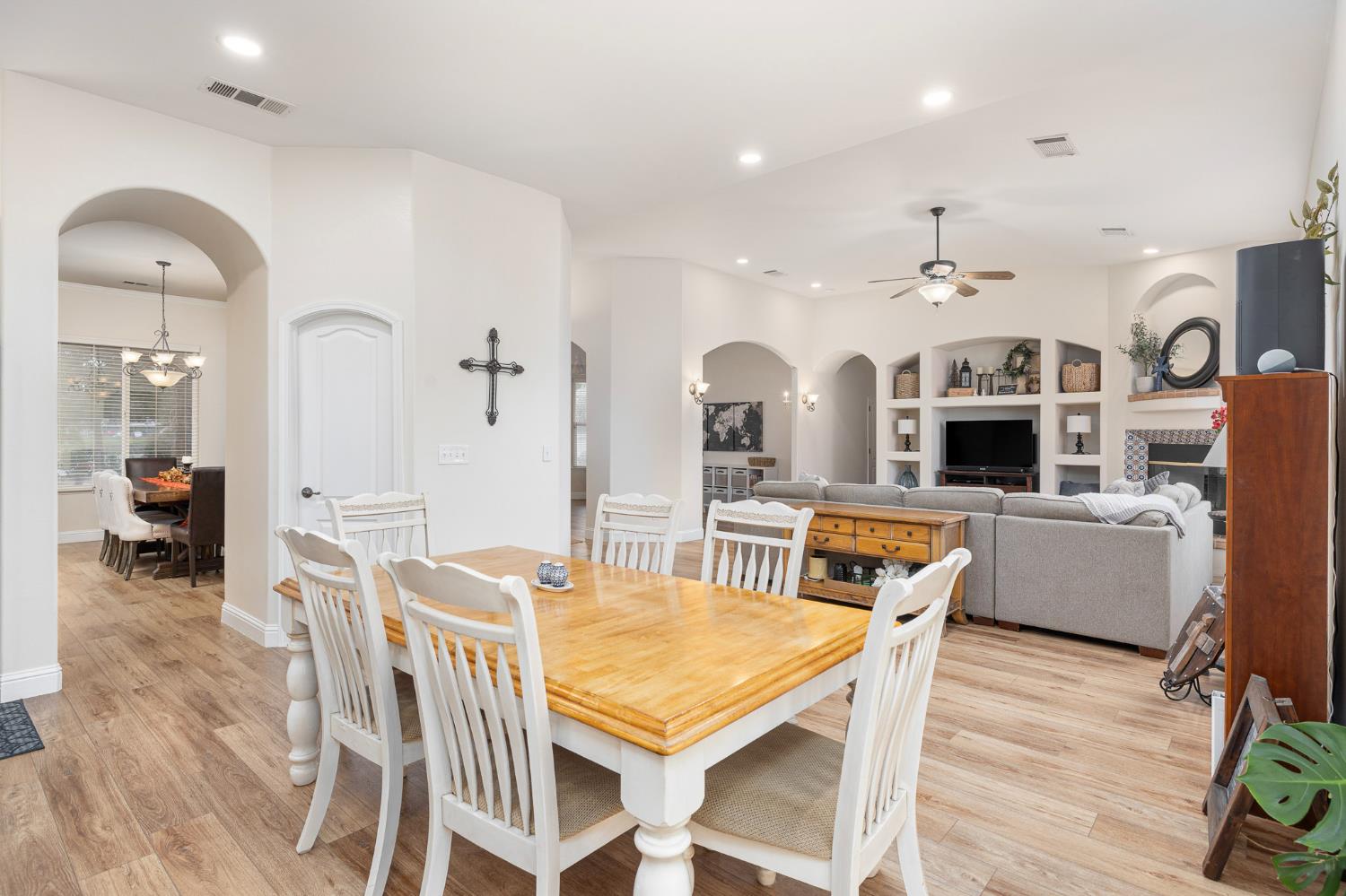 5180 E Copper, Clovis, CA 93619