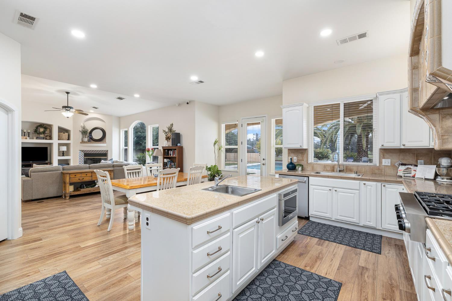 5180 E Copper, Clovis, CA 93619