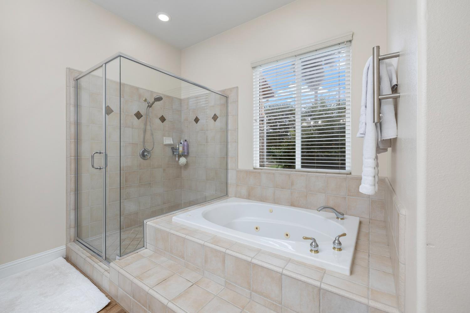 5180 E Copper, Clovis, CA 93619