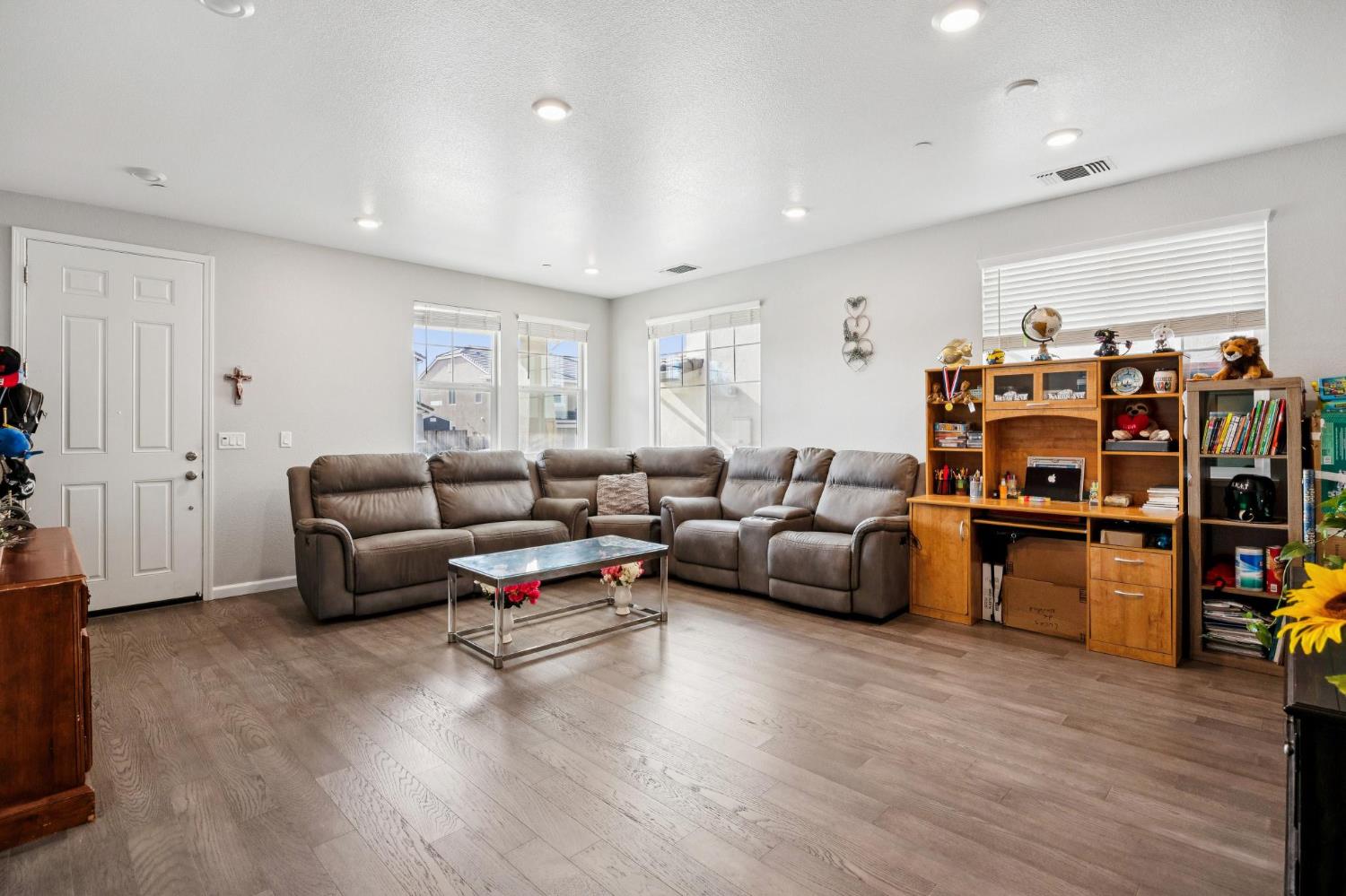 2070 Camden St, Hollister, CA 95023