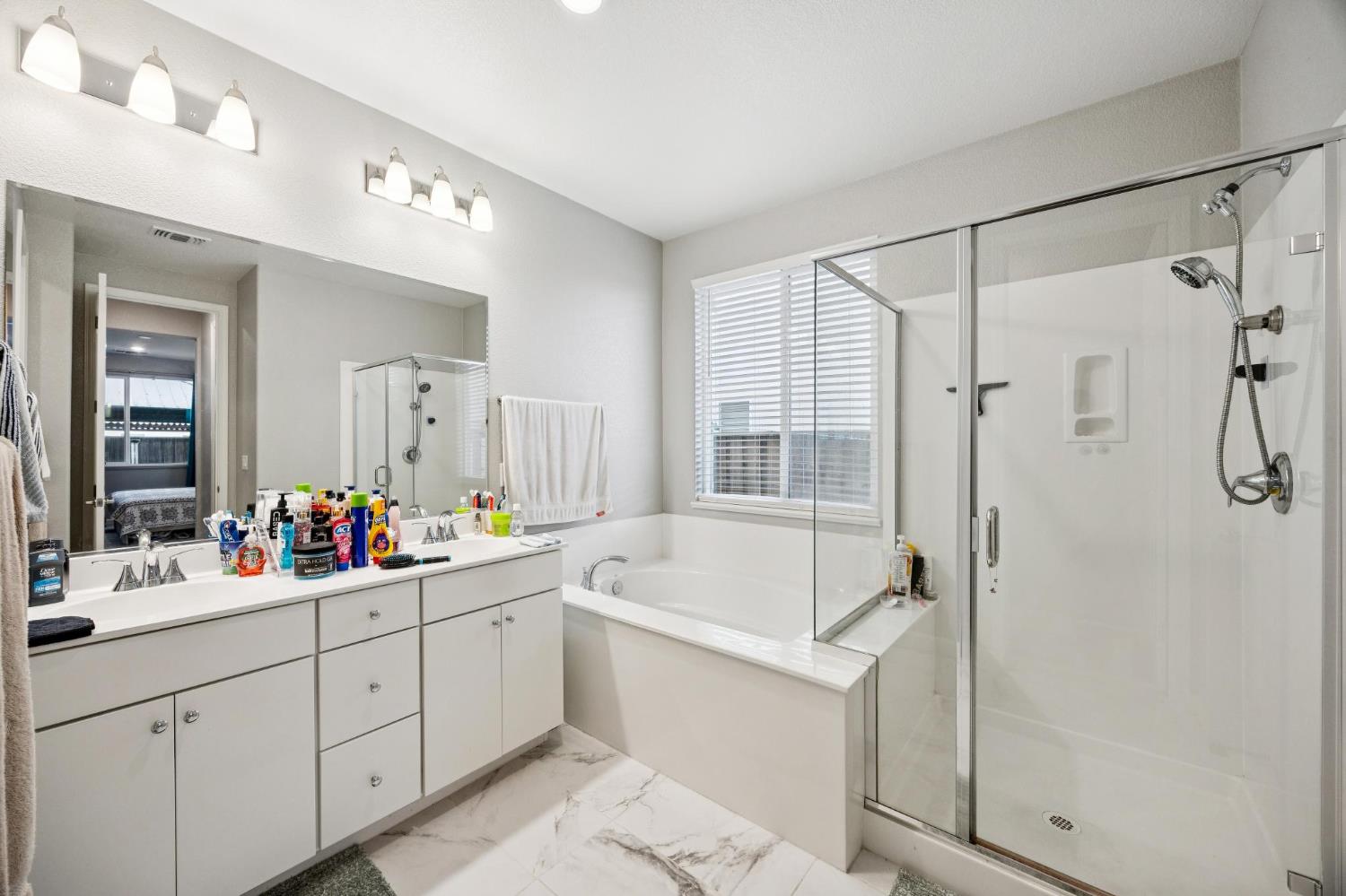 2070 Camden St, Hollister, CA 95023