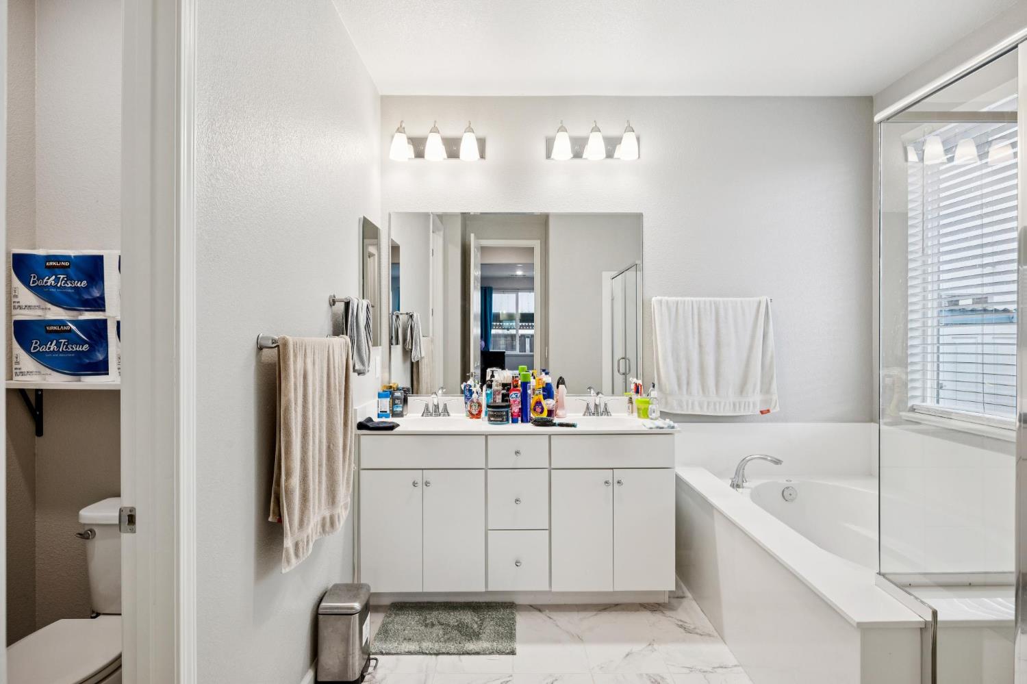 2070 Camden St, Hollister, CA 95023