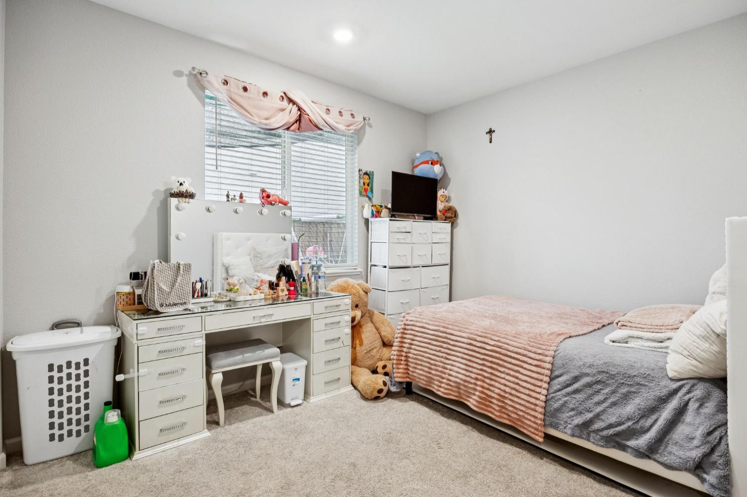 2070 Camden St, Hollister, CA 95023