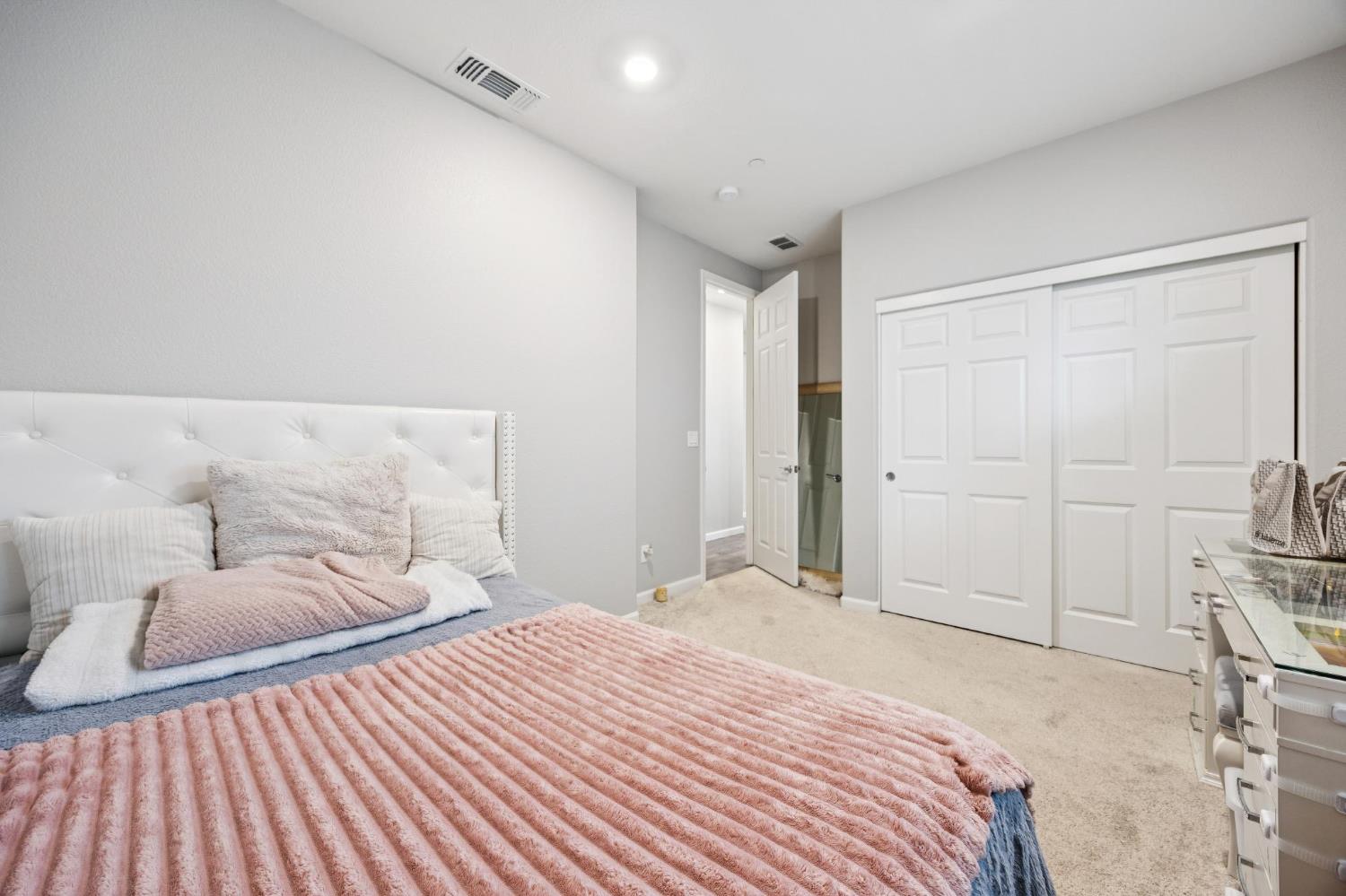 2070 Camden St, Hollister, CA 95023